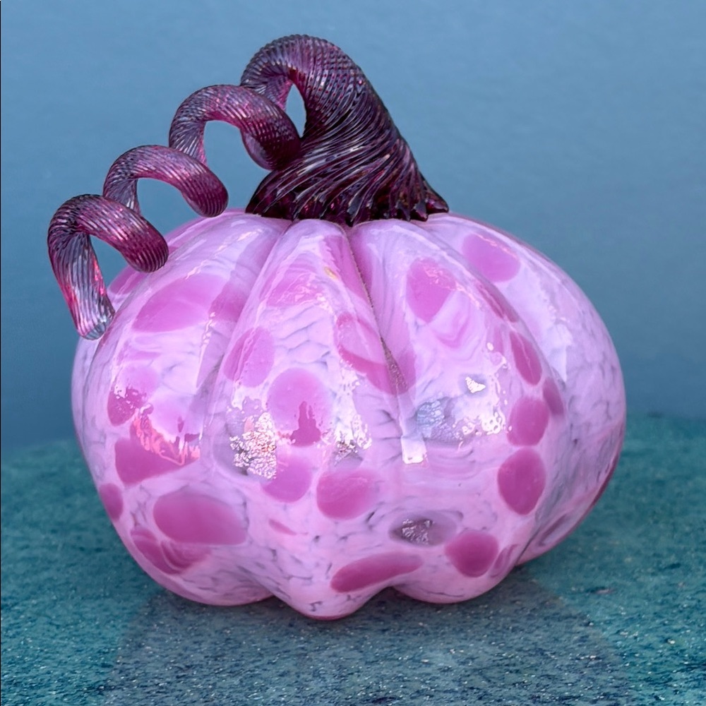 Pretty Pink Artisan Signed/Dated Blown Glass Pumpkin